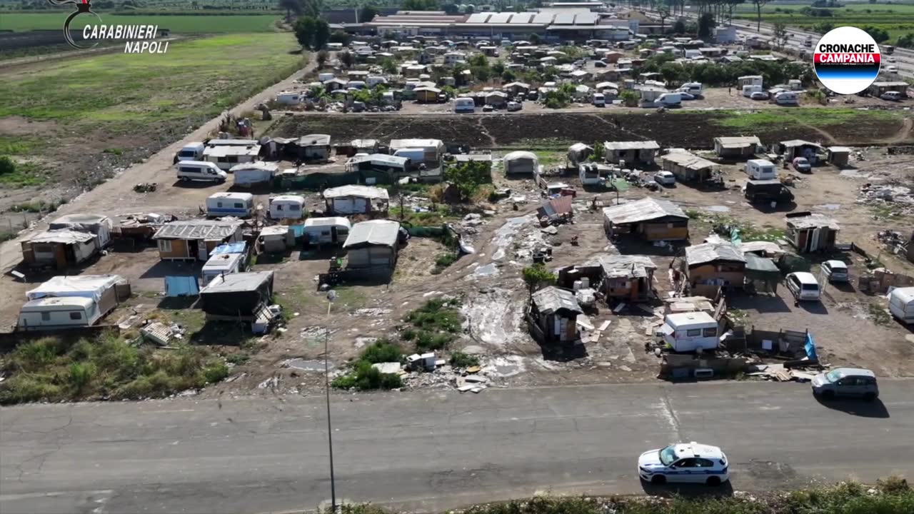 Giugliano, blitz al campo rom: 94 persone controllate e 32 veicoli sequestrati