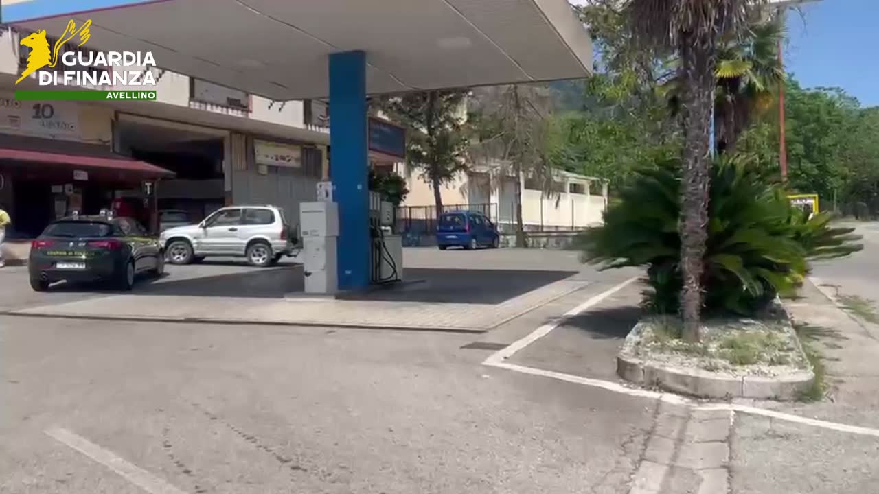 Sfruttamento e irregolarità in un distributore di carburante: denunciato titolare nell’Avellinese
