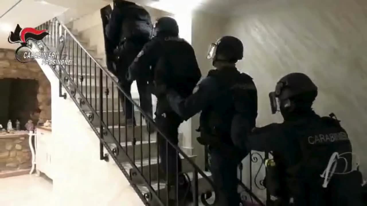 Smantellato il clan familiare che teneva in pugno il Cassinate: 20 arresti