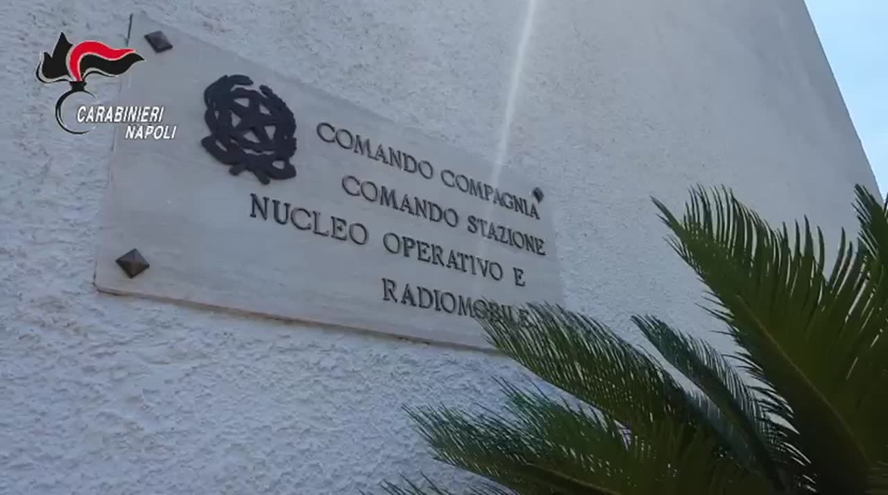 Ischia, il resort abusivo nascosto tra gli scogli e in un’area a rischio frana