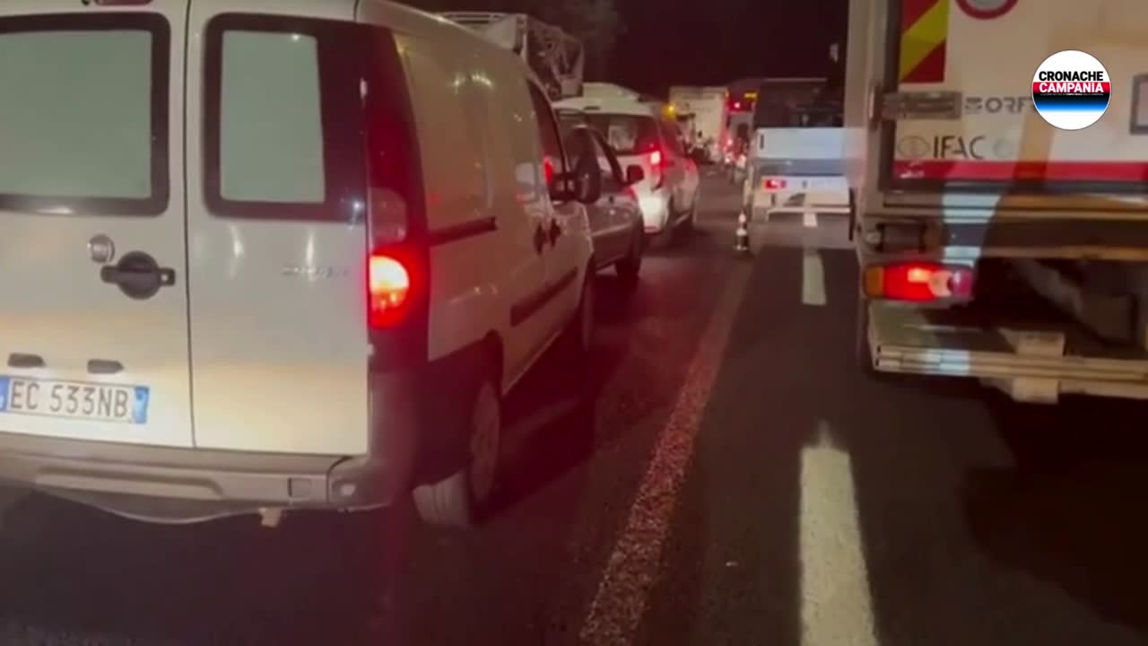 Napoli, cantiere notturno rimosso in ritardo in Tangenziale: alba di traffico per gli automobilisti