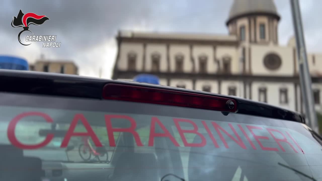 Dalle piazze di spaccio al ‘boss nell’armadio’: la capillare morsa dei Carabinieri sul territorio partenopeo