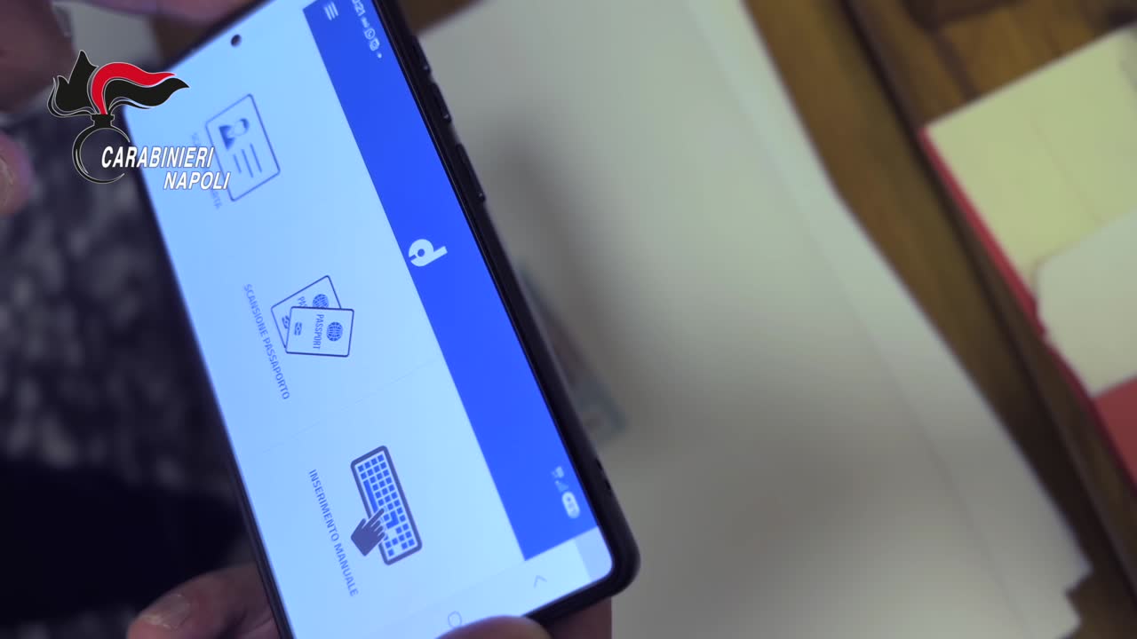 Carte d’identità senza chip per spaccio e frodi: l’ombra della camorra sulle CIE